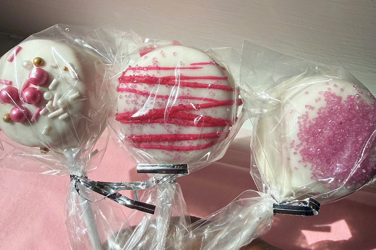 Cake pops ready to wrap